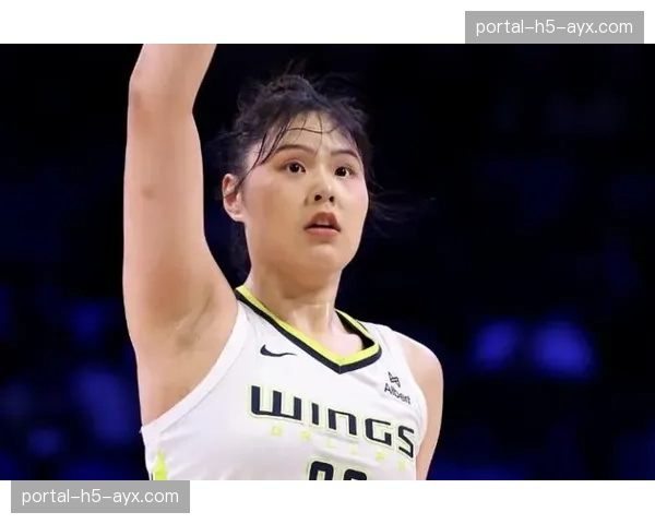 中国球员李月汝左膝前交叉韧带扭伤，赛季报销将专注康复